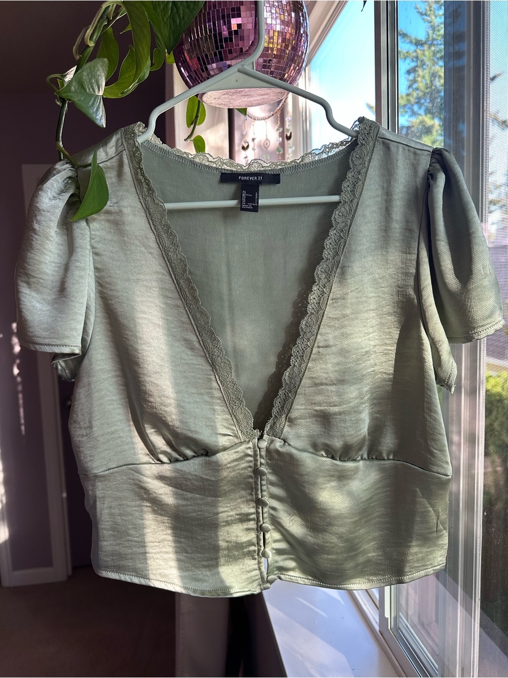Forever 21 Light Sage Green Lace-Trim V-Neck Crop Blouse